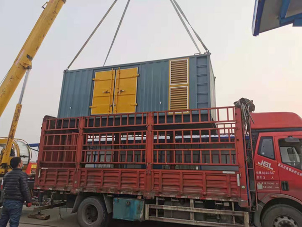 南明如何根据测量要求选择合适的电压表量程？