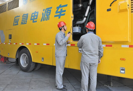 南明如何清理被灰尘覆盖的机油散热器？